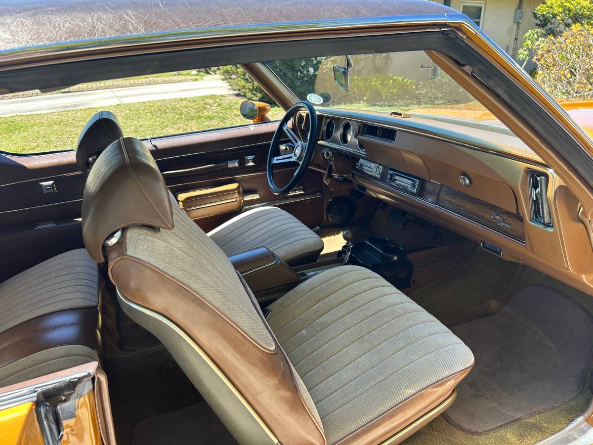 Oldsmobile-cutlass-supreme-1972-orange-1