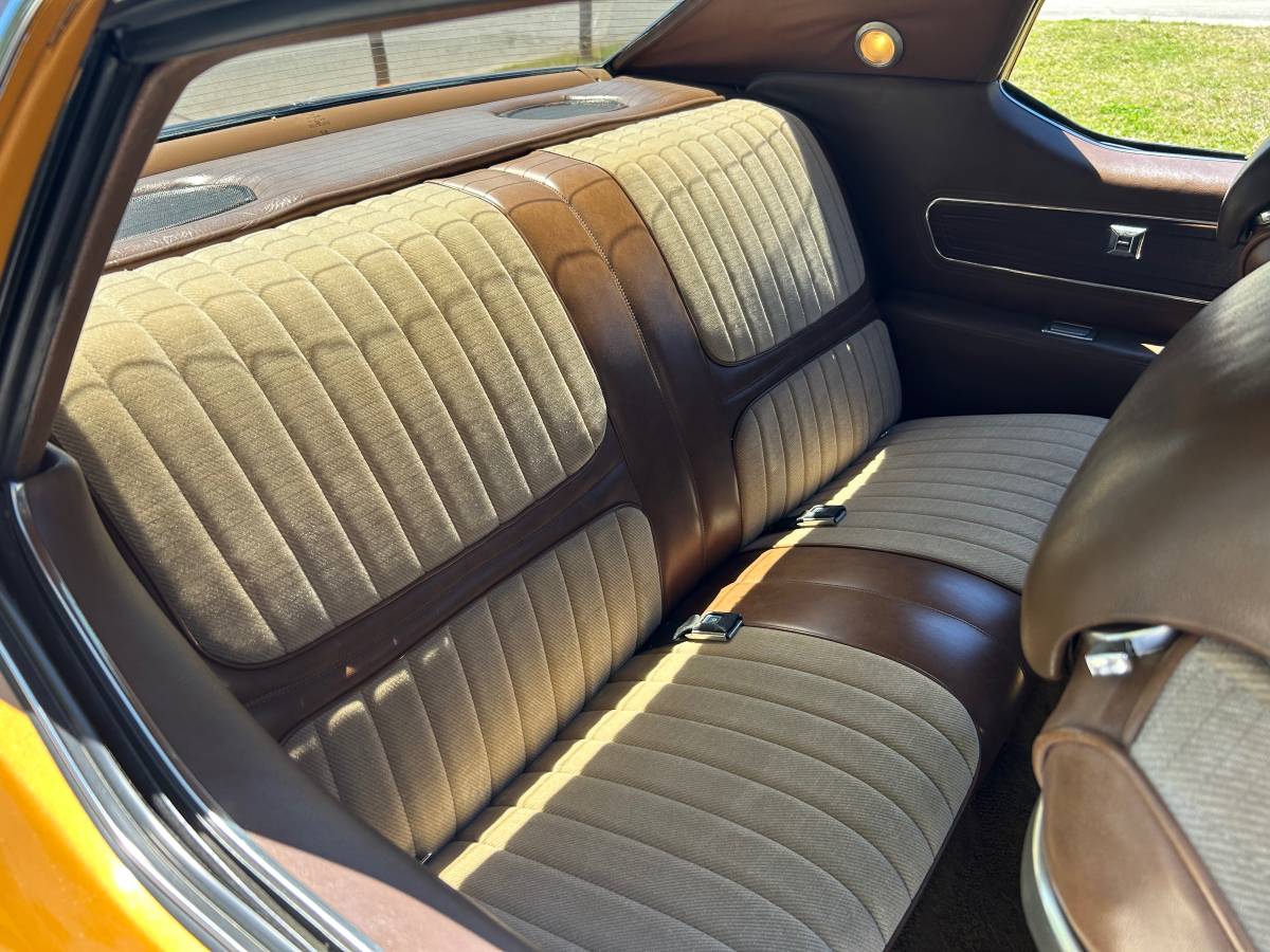 Oldsmobile-cutlass-supreme-1972-orange-2