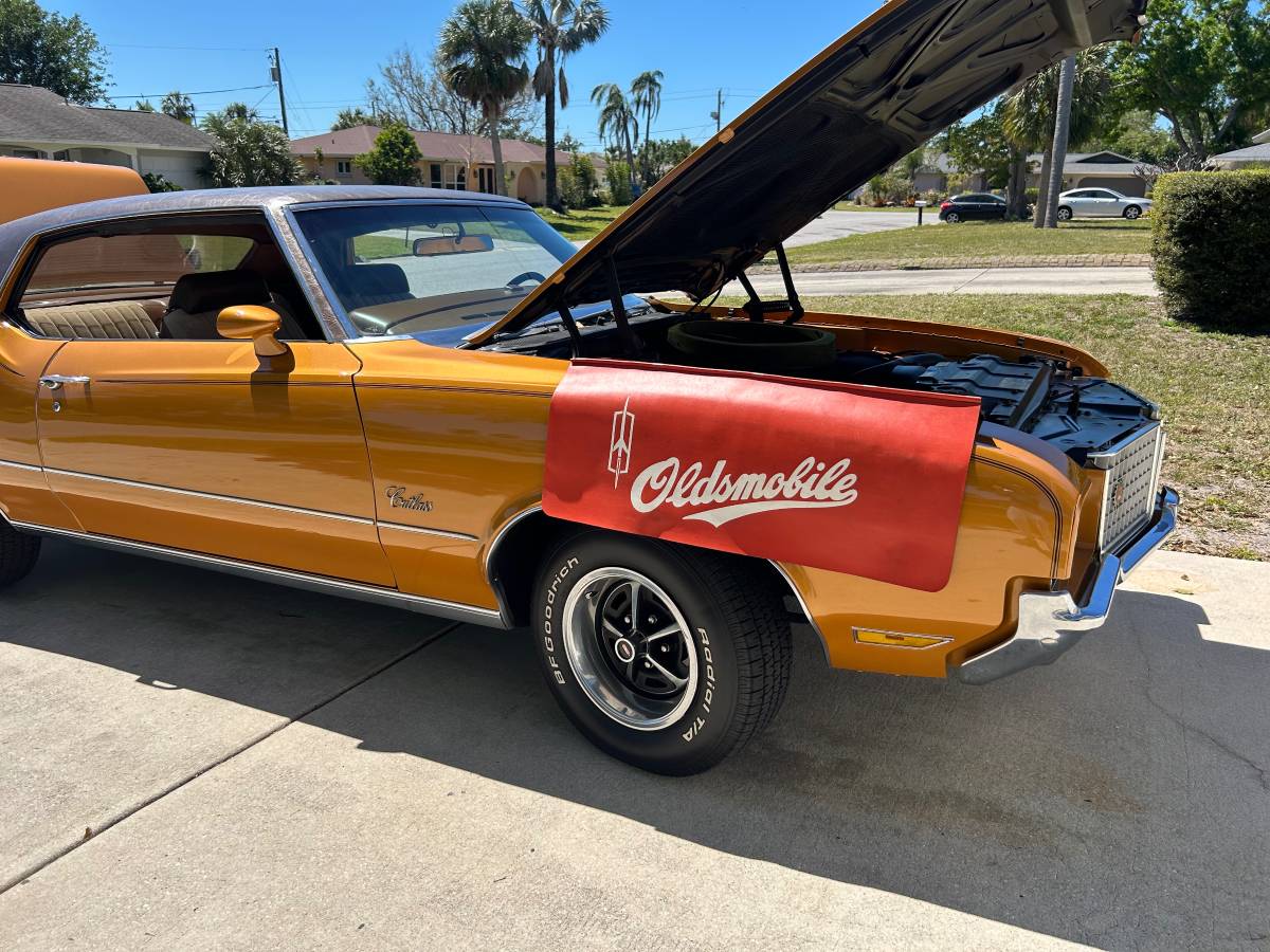 Oldsmobile-cutlass-supreme-1972-orange-4