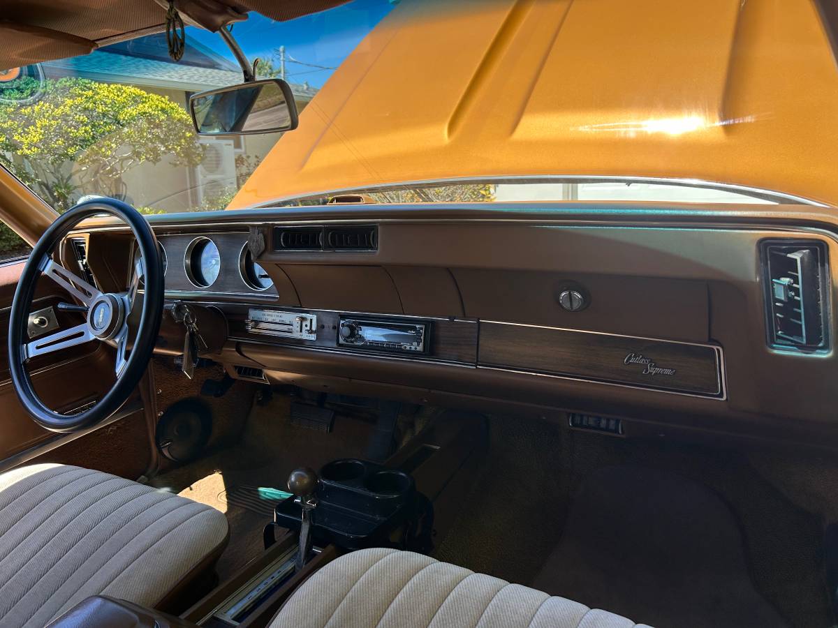 Oldsmobile-cutlass-supreme-1972-orange-6