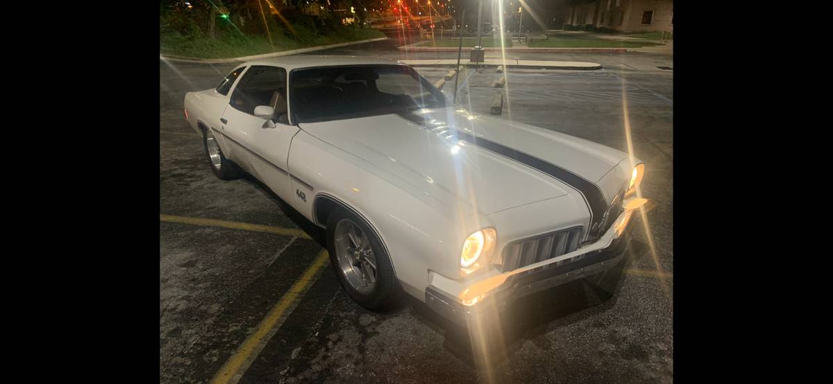 Oldsmobile-cutlass-supreme-1973-white-11