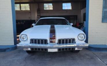 Oldsmobile-cutlass-supreme-1973-white-2