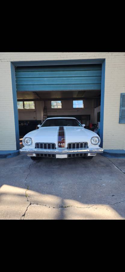 Oldsmobile-cutlass-supreme-1973-white-2