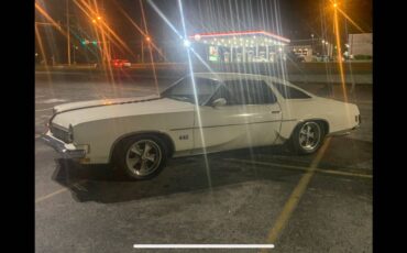 Oldsmobile-cutlass-supreme-1973-white-3