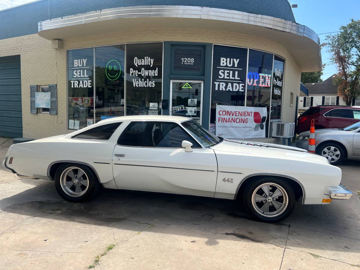 Oldsmobile-cutlass-supreme-1973-white-8