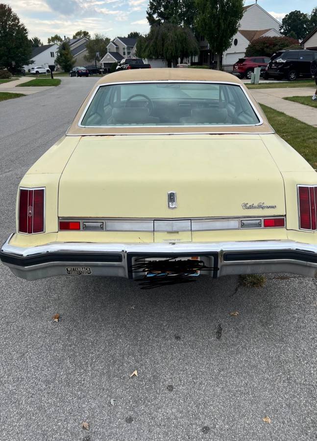 Oldsmobile-cutlass-supreme-1977-yellow-1