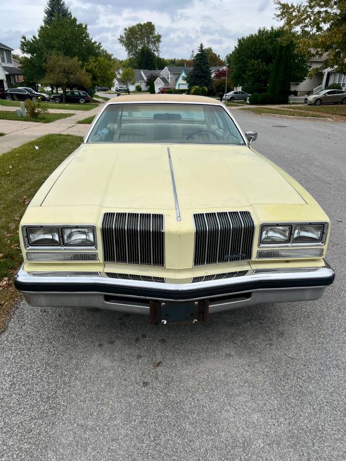 Oldsmobile-cutlass-supreme-1977-yellow-2
