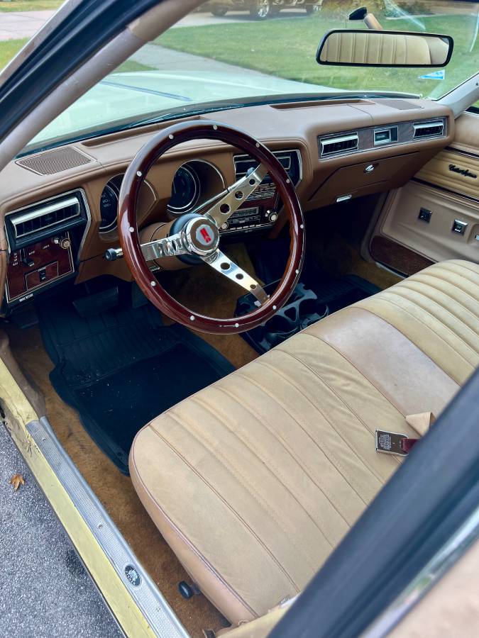 Oldsmobile-cutlass-supreme-1977-yellow-5
