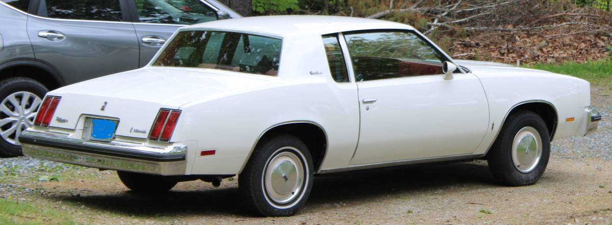 Oldsmobile-cutlass-supreme-1979-white-1