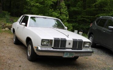 Oldsmobile-cutlass-supreme-1979-white-2