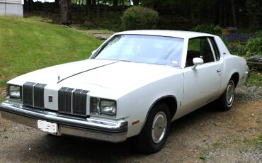 Oldsmobile-cutlass-supreme-1979-white-5