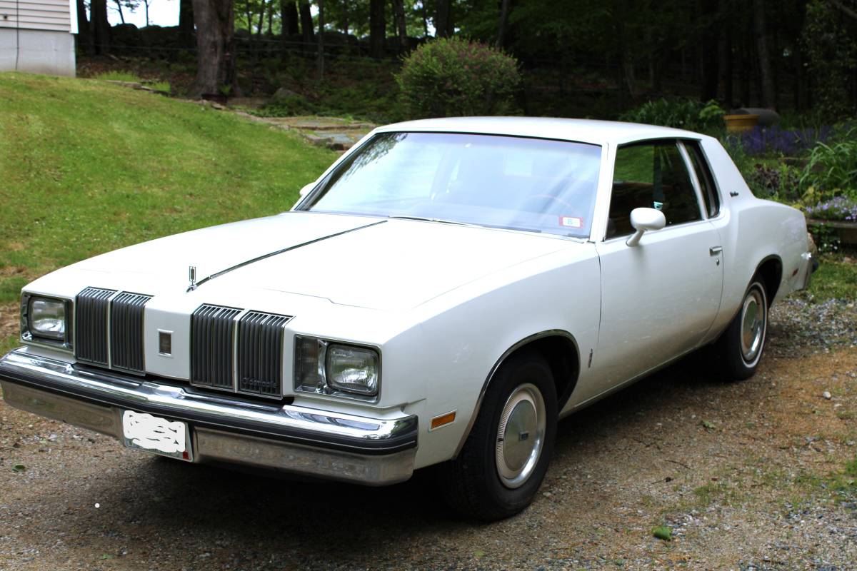 Oldsmobile-cutlass-supreme-1979-white-5