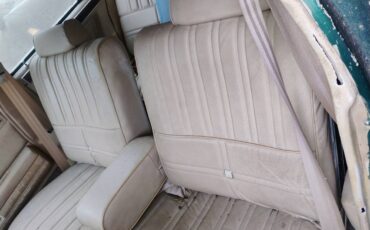 Oldsmobile-cutlass-supreme-1982-green-11