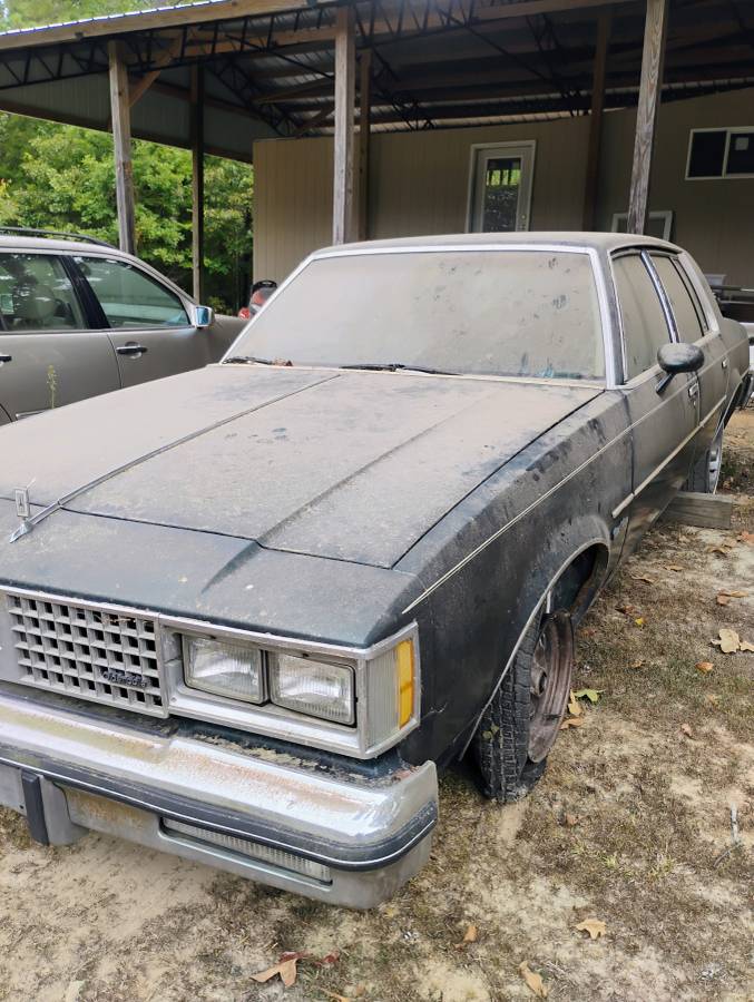 Oldsmobile-cutlass-supreme-1982-green-3