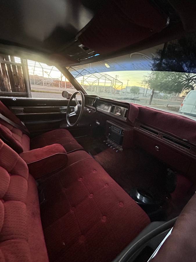 Oldsmobile-cutlass-supreme-1983-11