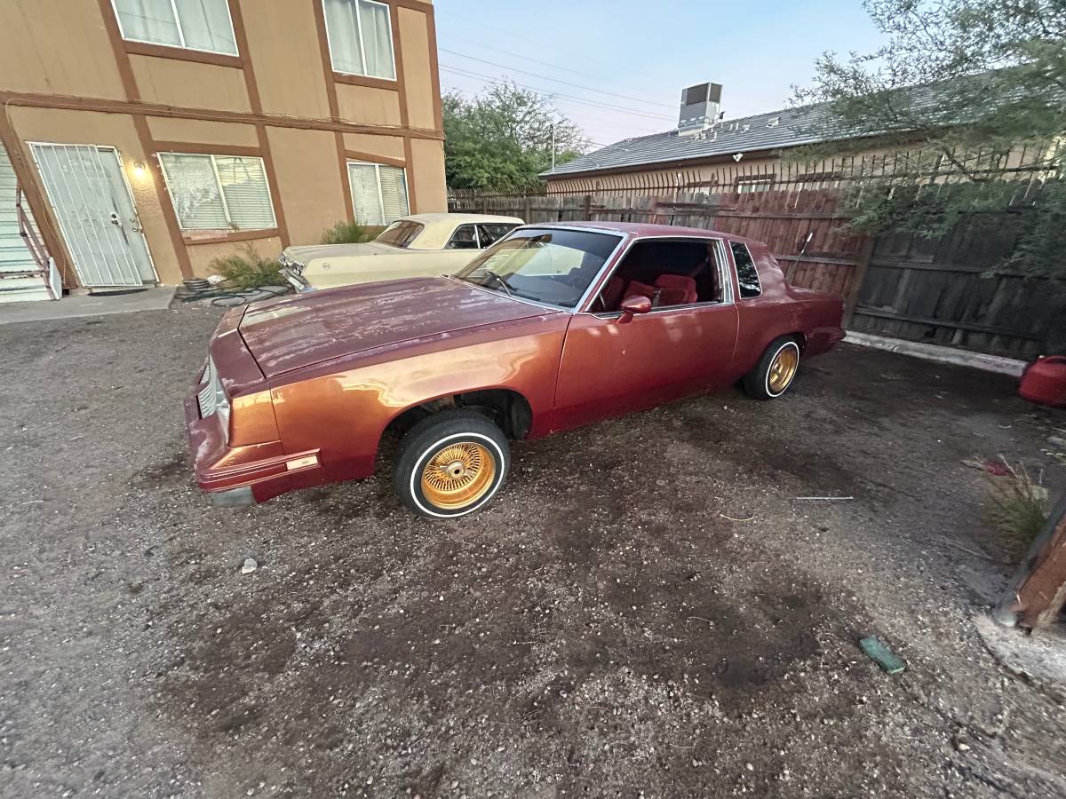 Oldsmobile-cutlass-supreme-1983-15