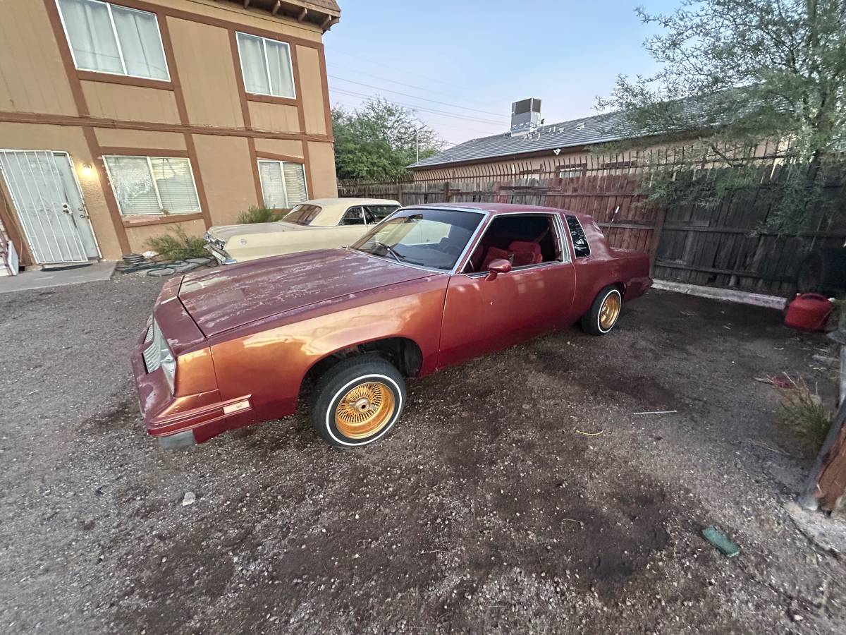 Oldsmobile-cutlass-supreme-1983-16