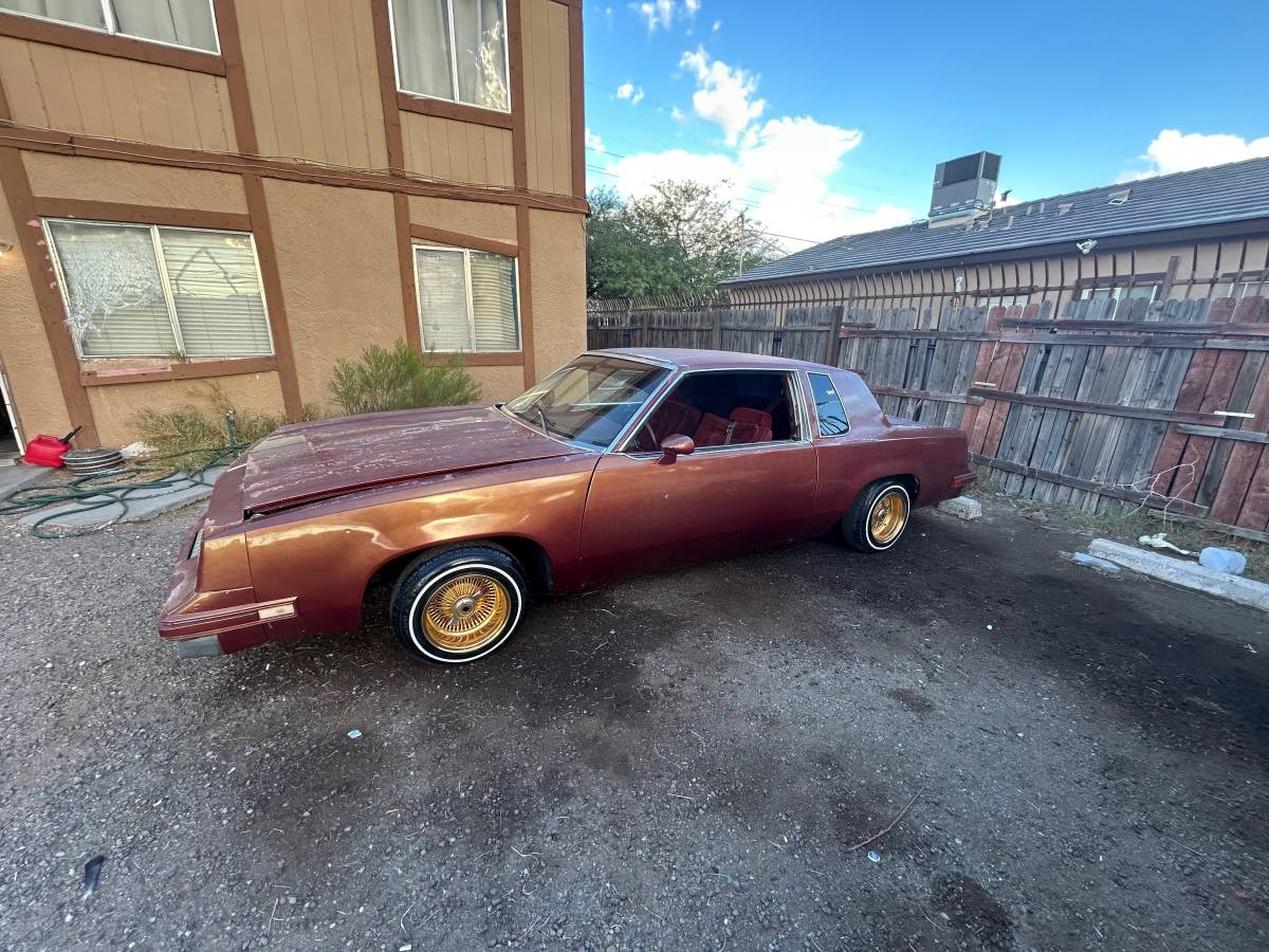Oldsmobile-cutlass-supreme-1983-19