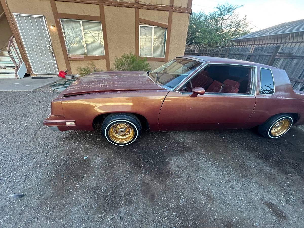 Oldsmobile-cutlass-supreme-1983-6
