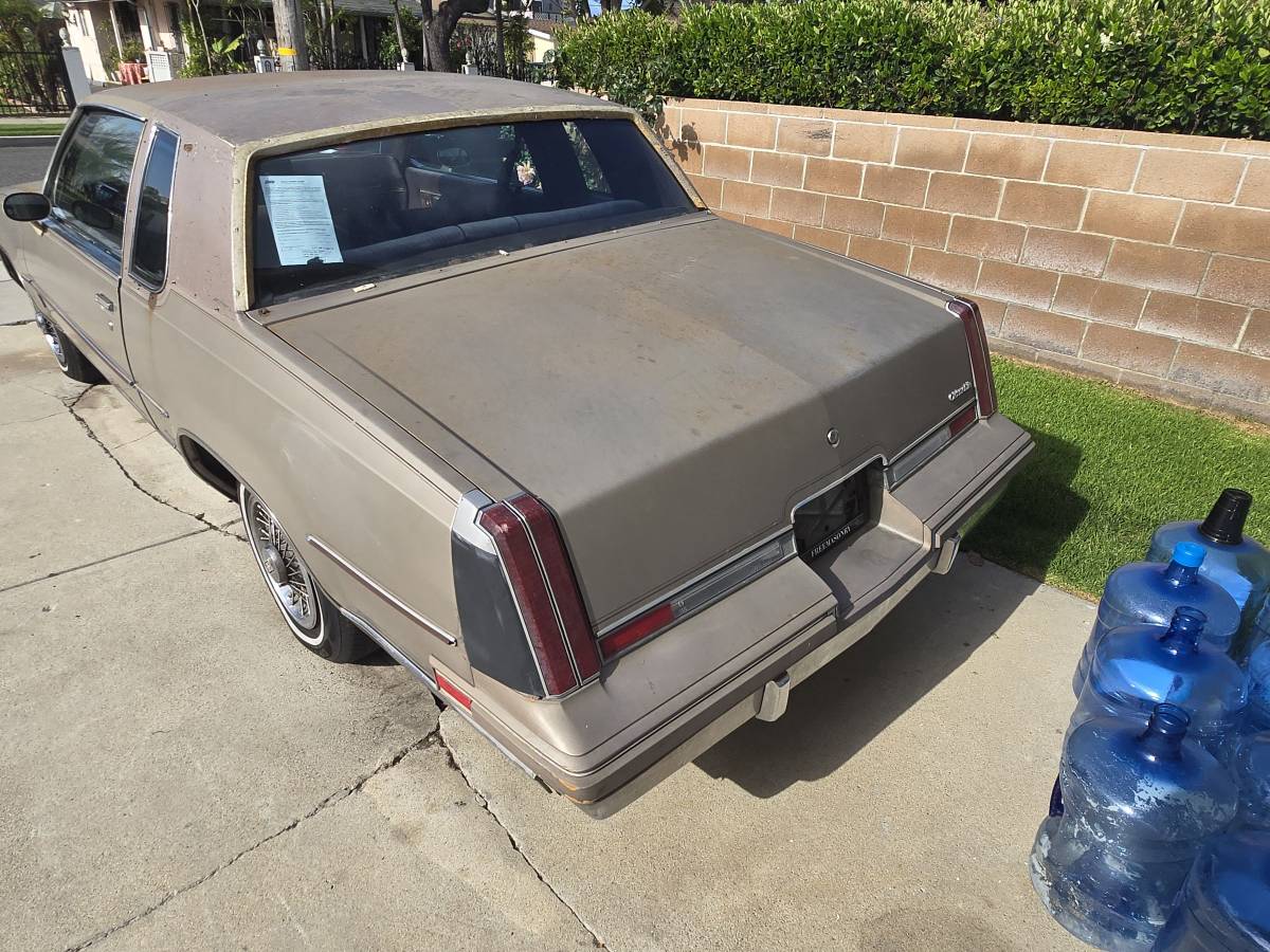 Oldsmobile-cutlass-supreme-1983-brown-2