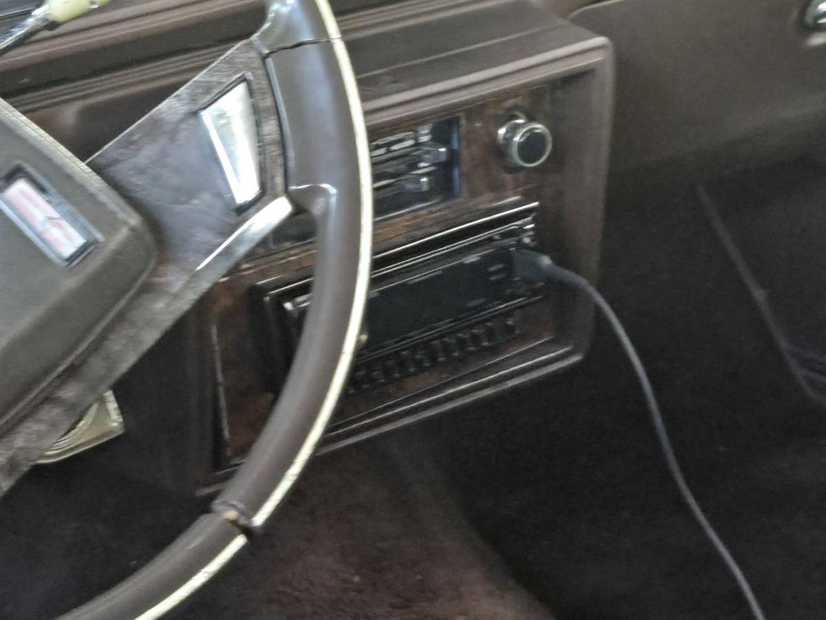 Oldsmobile-cutlass-supreme-1983-brown-4
