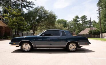 Oldsmobile-cutlass-supreme-1985-1