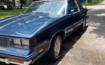 Oldsmobile-cutlass-supreme-1985-3