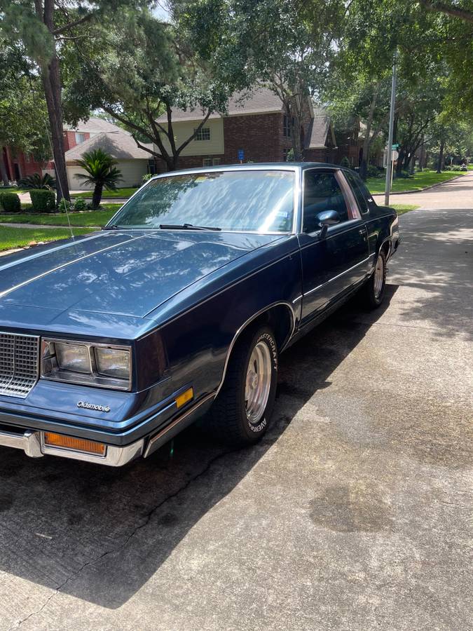 Oldsmobile-cutlass-supreme-1985-3