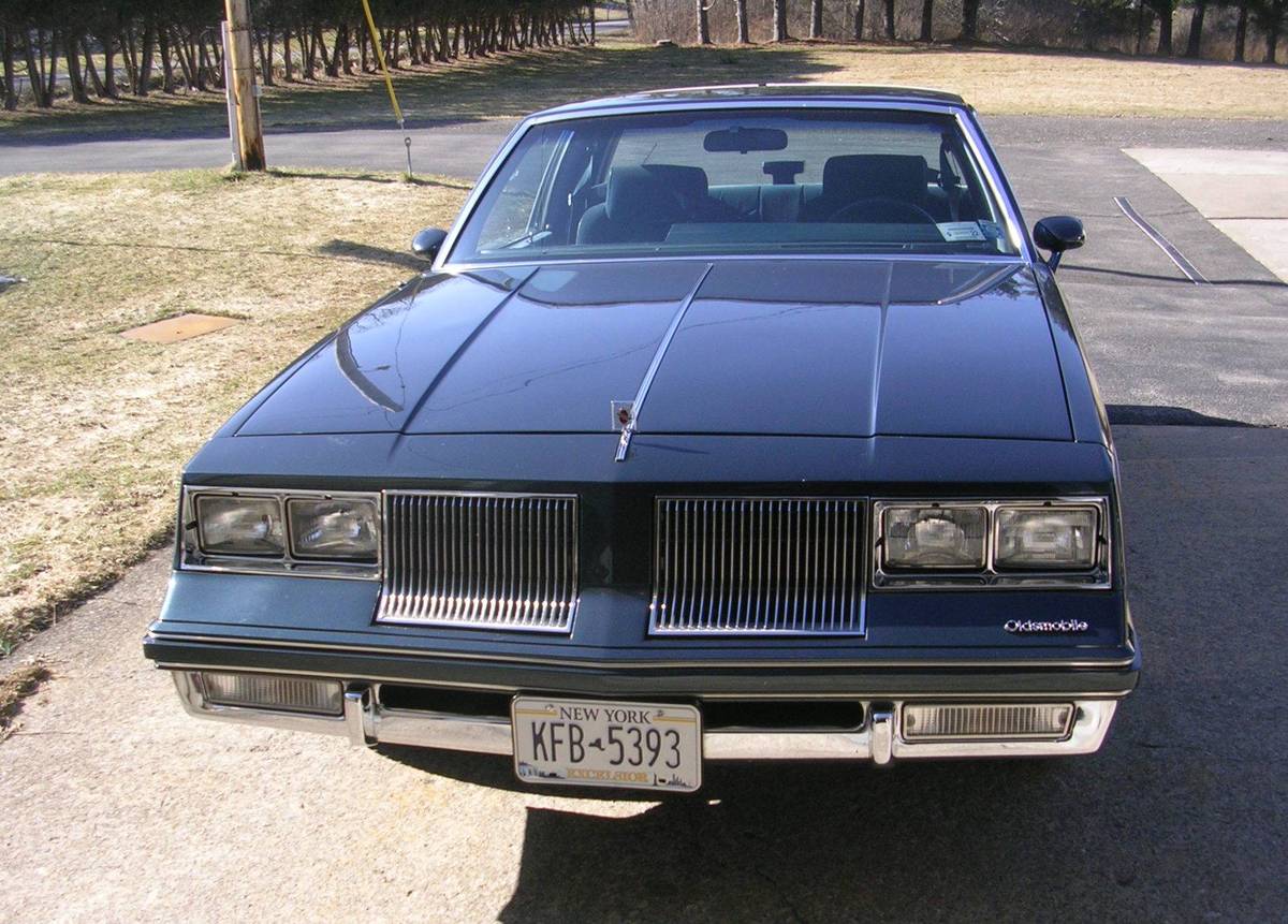 Oldsmobile-cutlass-supreme-1986-blue-10