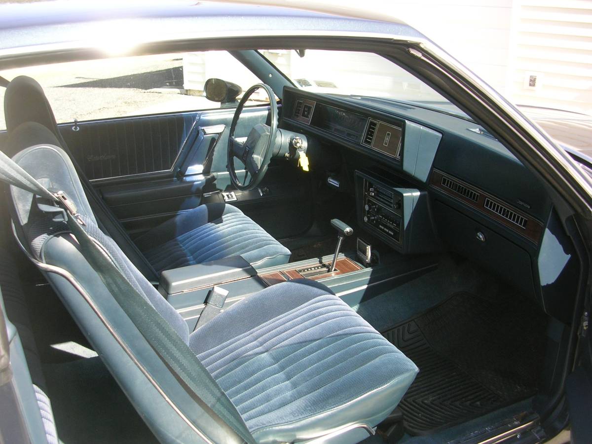 Oldsmobile-cutlass-supreme-1986-blue-16