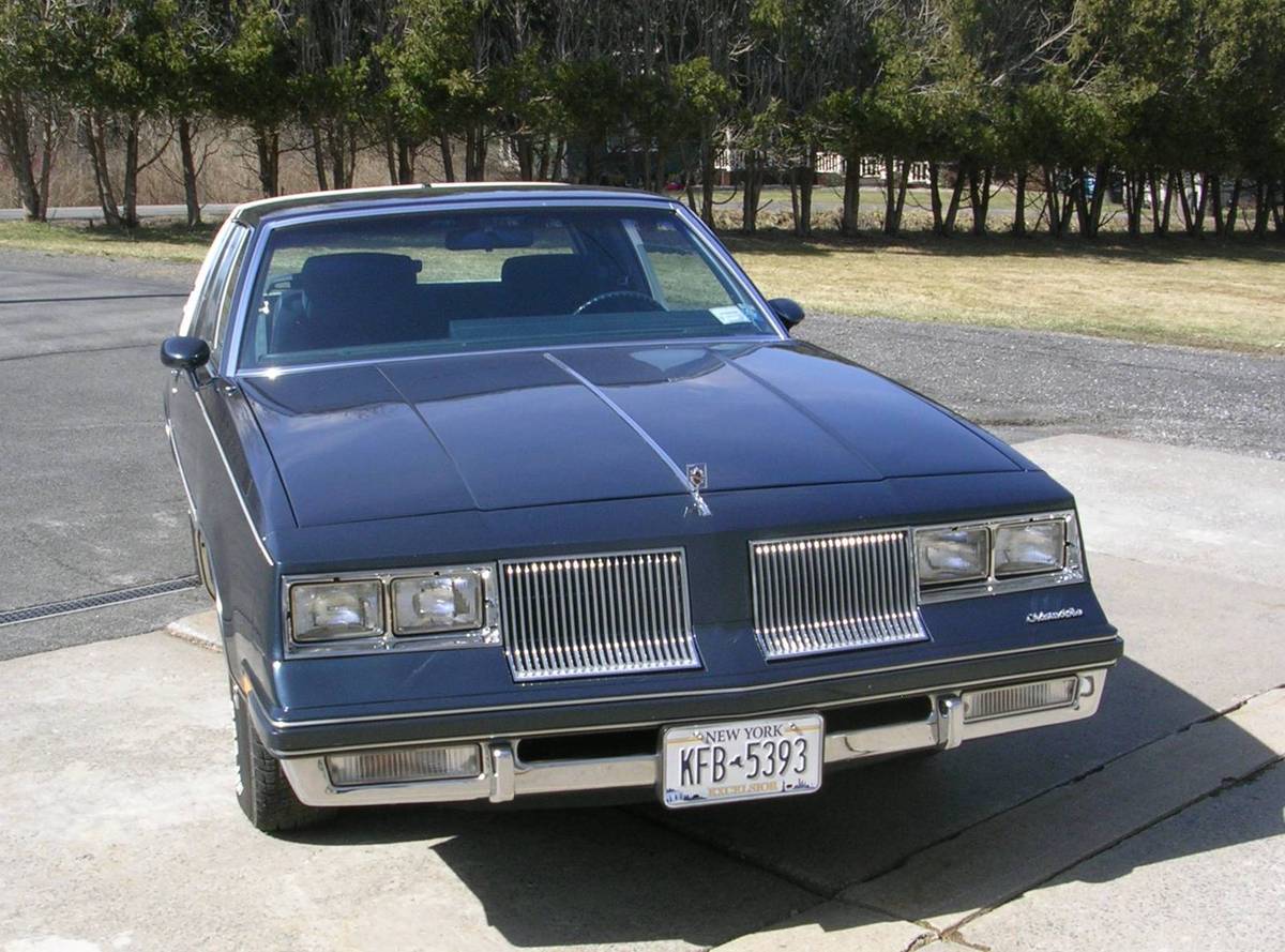 Oldsmobile-cutlass-supreme-1986-blue-18