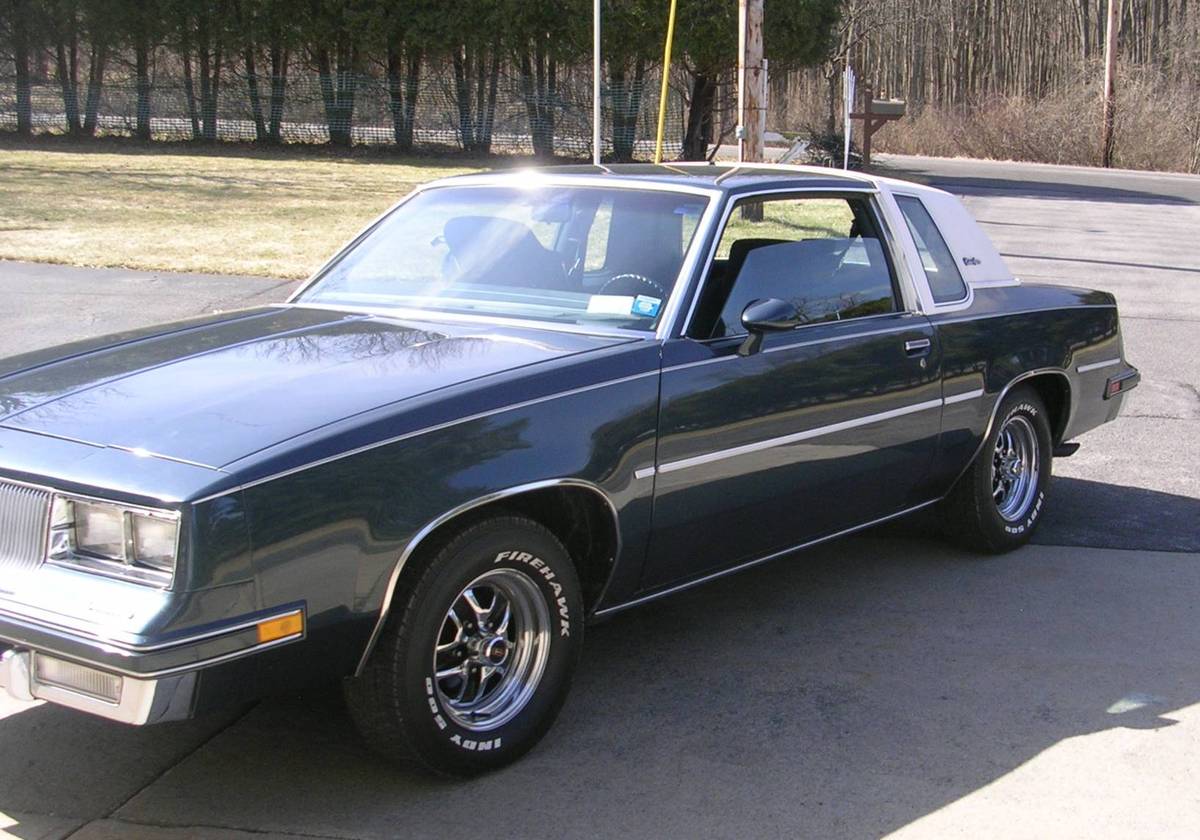 Oldsmobile-cutlass-supreme-1986-blue-19