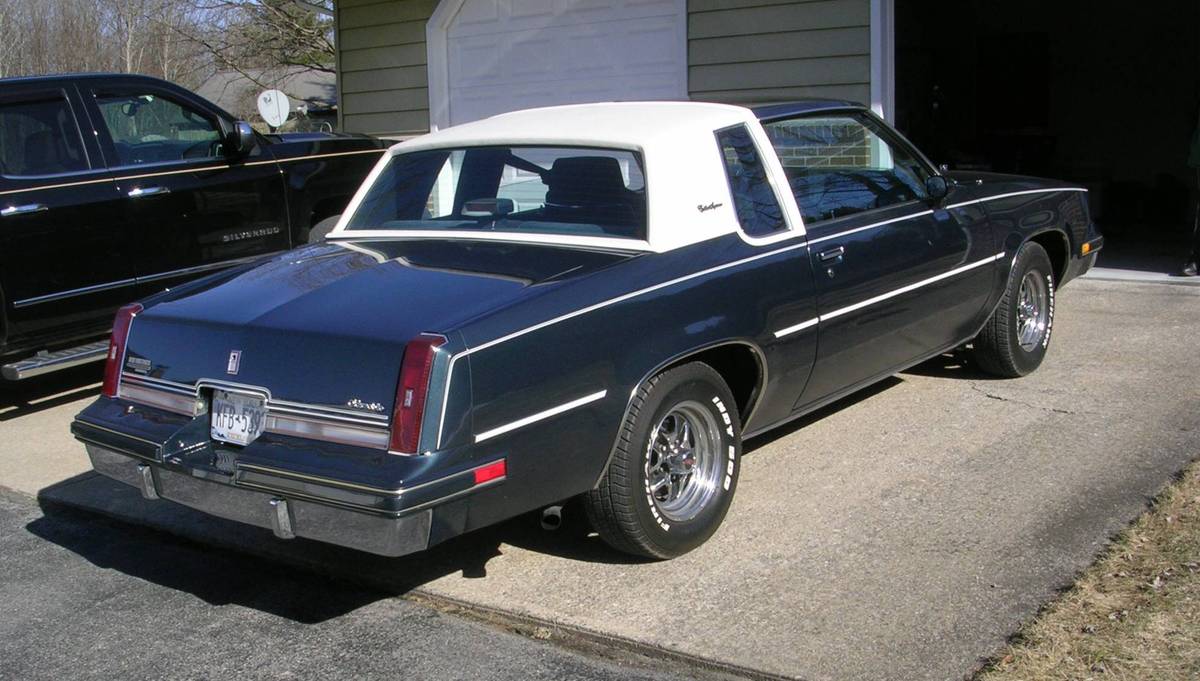 Oldsmobile-cutlass-supreme-1986-blue-29