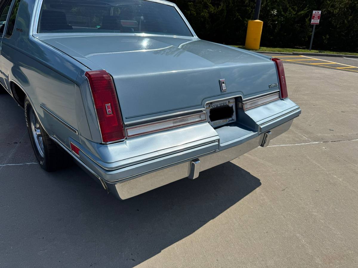 Oldsmobile-cutlass-supreme-1988-1