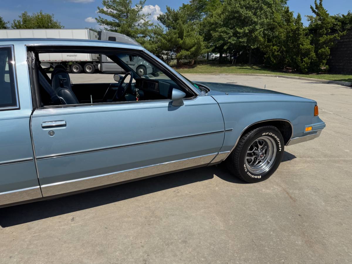 Oldsmobile-cutlass-supreme-1988-12