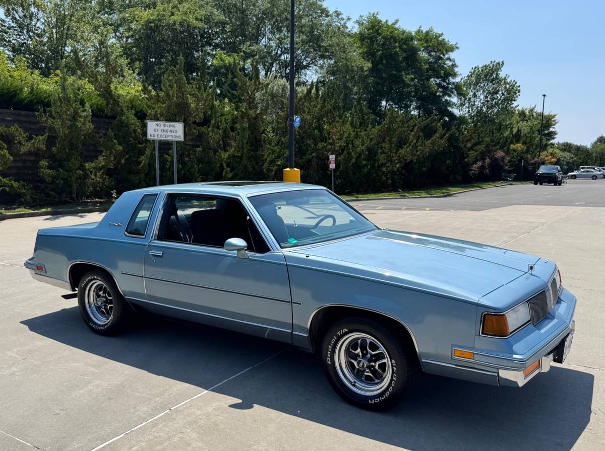 Oldsmobile-cutlass-supreme-1988-16