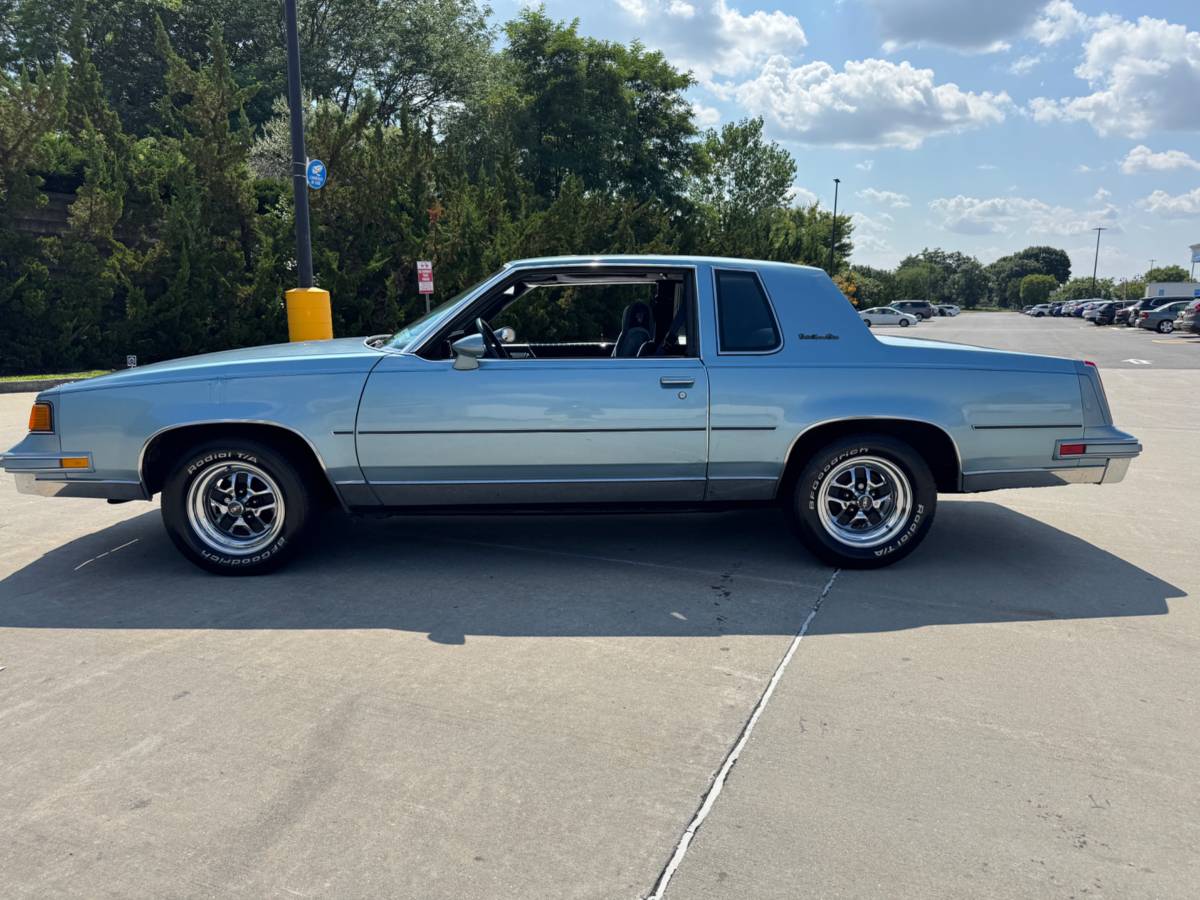 Oldsmobile-cutlass-supreme-1988-8