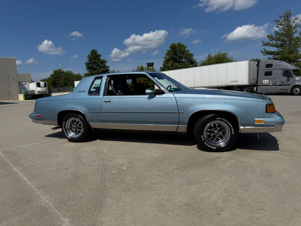 Oldsmobile-cutlass-supreme-1988-9