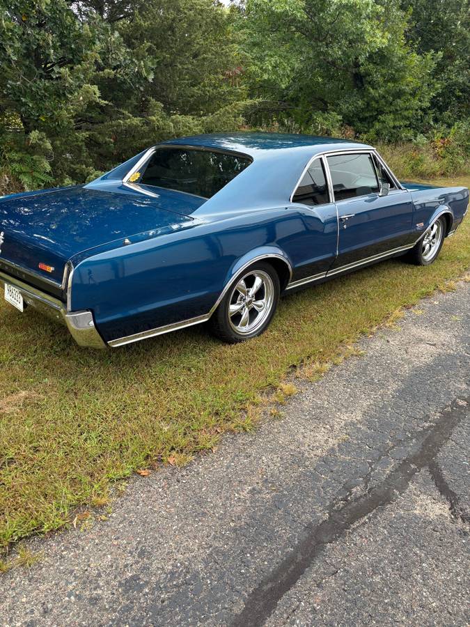Oldsmobile-cutlass-supreme-442-tribute-1967-blue-1
