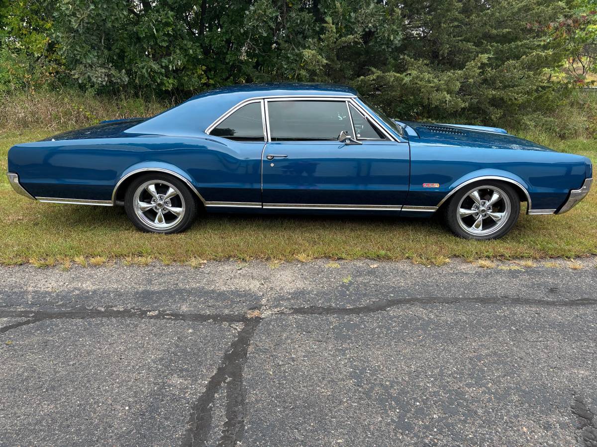 Oldsmobile-cutlass-supreme-442-tribute-1967-blue-10