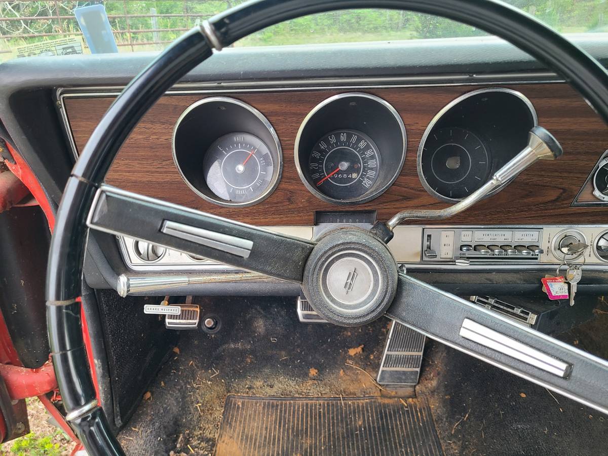 Oldsmobile-delta-88-1968-red-8
