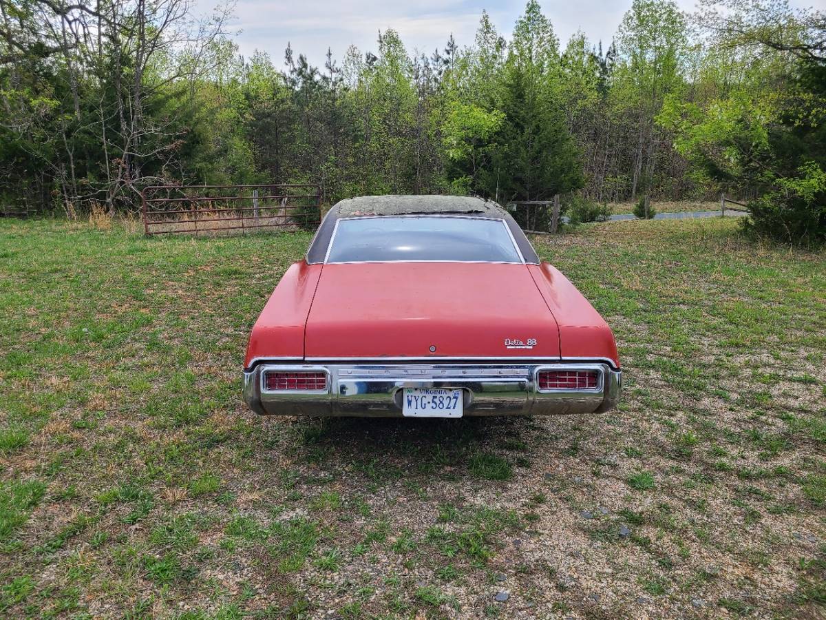 Oldsmobile-delta-88-1968-red