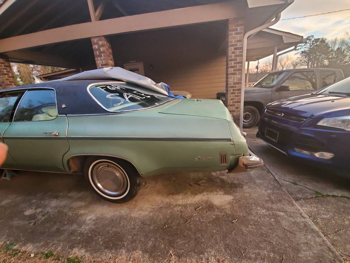 Oldsmobile-delta-88-1973-green-14
