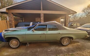 Oldsmobile-delta-88-1973-green-4