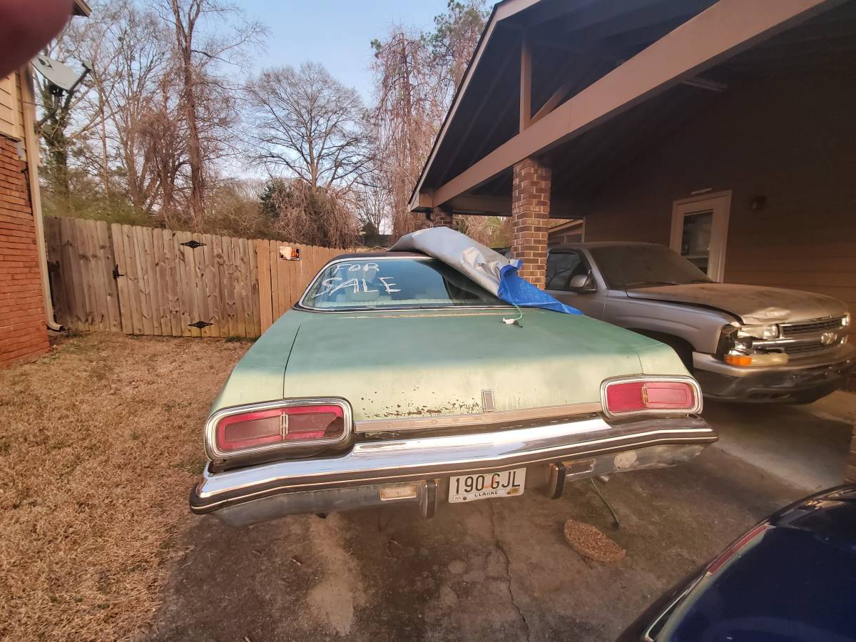Oldsmobile-delta-88-1973-green-5