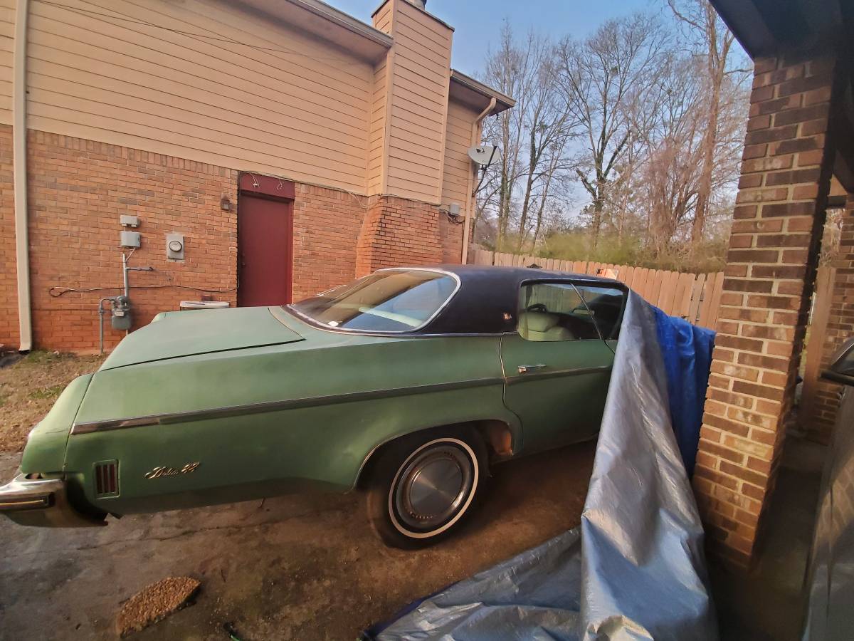 Oldsmobile-delta-88-1973-green-6