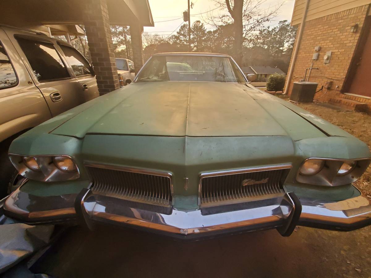 Oldsmobile-delta-88-1973-green-8