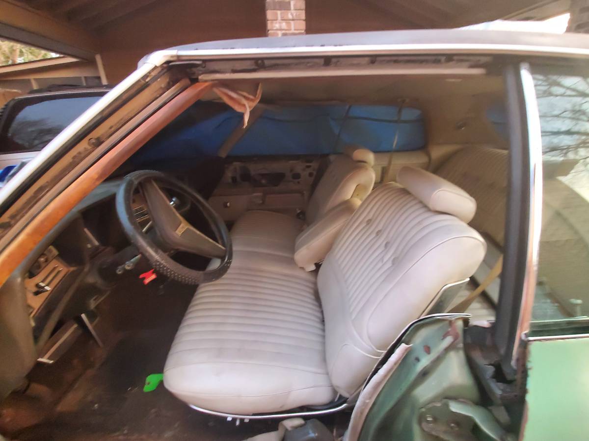 Oldsmobile-delta-88-1973-green