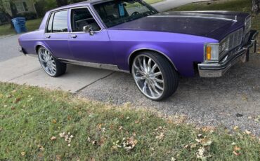 Oldsmobile-delta-88-1983-9