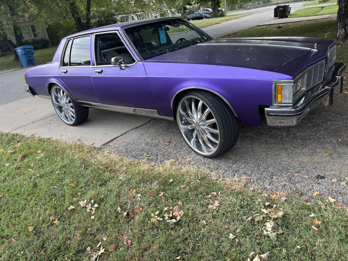 Oldsmobile-delta-88-1983-9